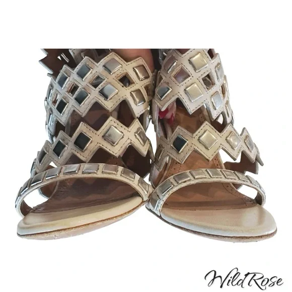 ALAÏA White calfskin LASER CUT stud SANDAL SZ 35.5 - Picture 7 of 17